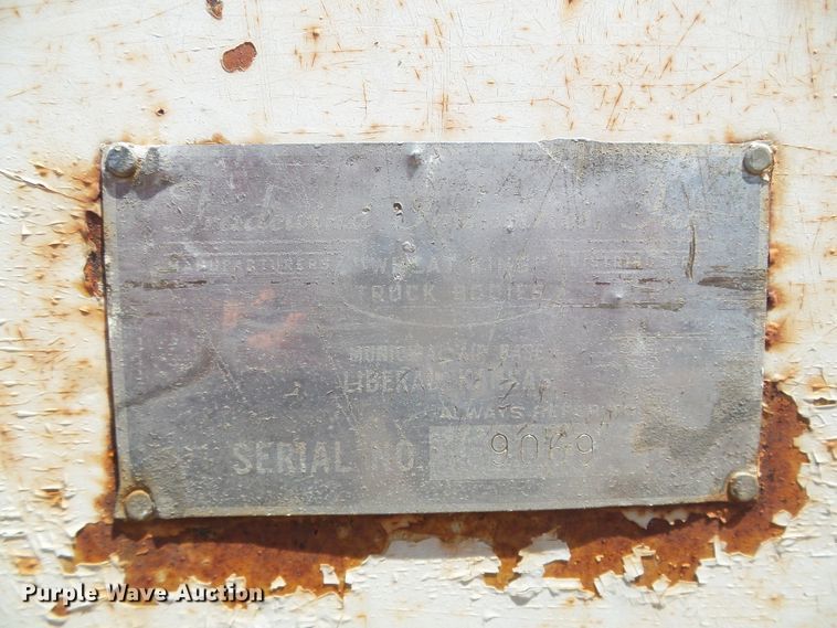 image for item GR9463 1961 Ford F600  grain truck