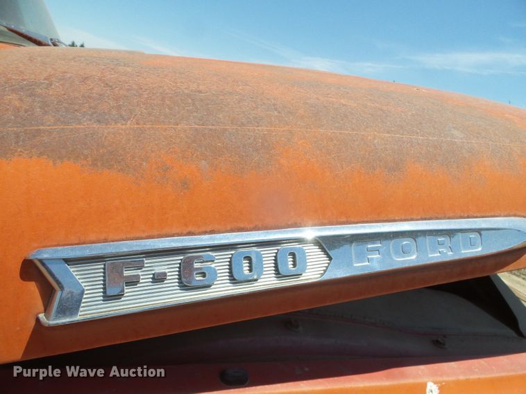 image for item GR9463 1961 Ford F600  grain truck