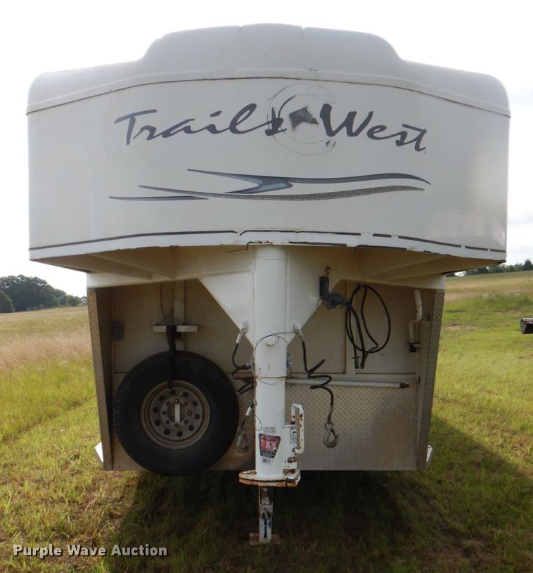 image for item HC9313 2005 Trails West Sierra 4H  horse trailer