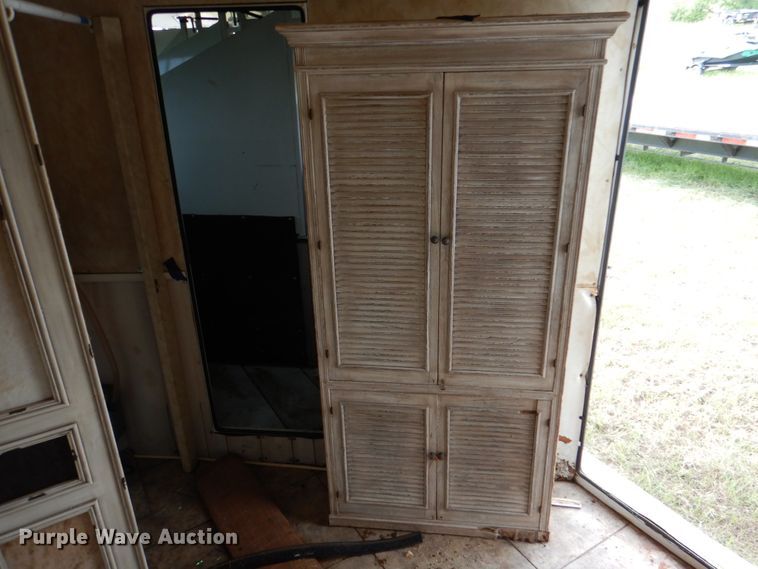 image for item HC9313 2005 Trails West Sierra 4H  horse trailer