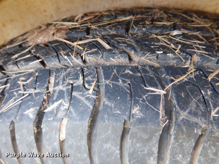 image for item HC9313 2005 Trails West Sierra 4H  horse trailer