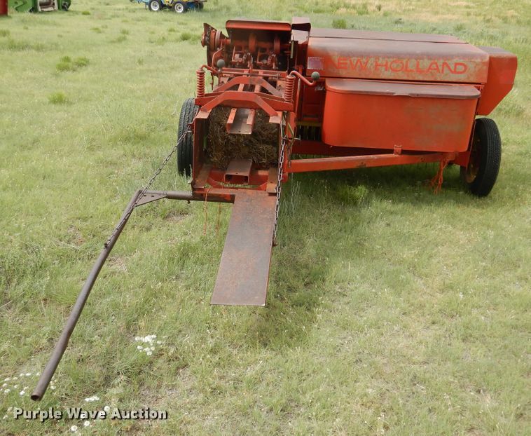 image for item HI9153 New Holland 275  small square baler