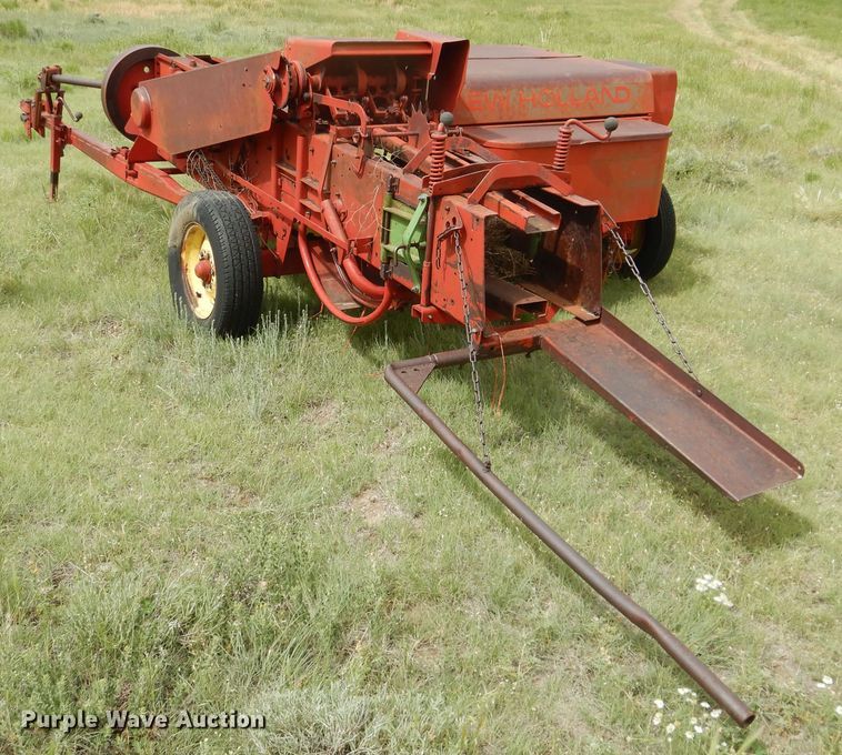 image for item HI9153 New Holland 275  small square baler