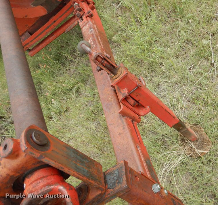 image for item HI9153 New Holland 275  small square baler