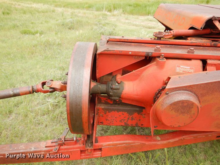 image for item HI9153 New Holland 275  small square baler