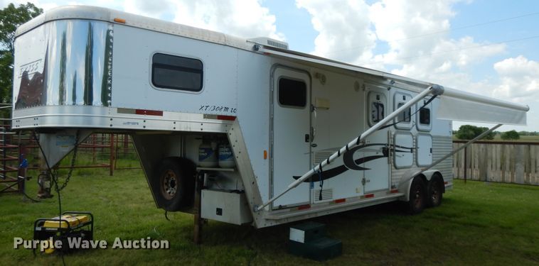 image for item HP9542 2003 Exiss XT3H  livestock trailer