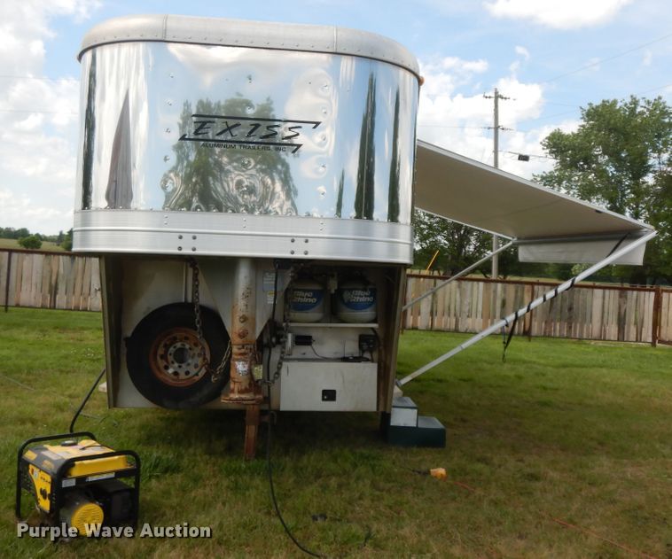 image for item HP9542 2003 Exiss XT3H  livestock trailer