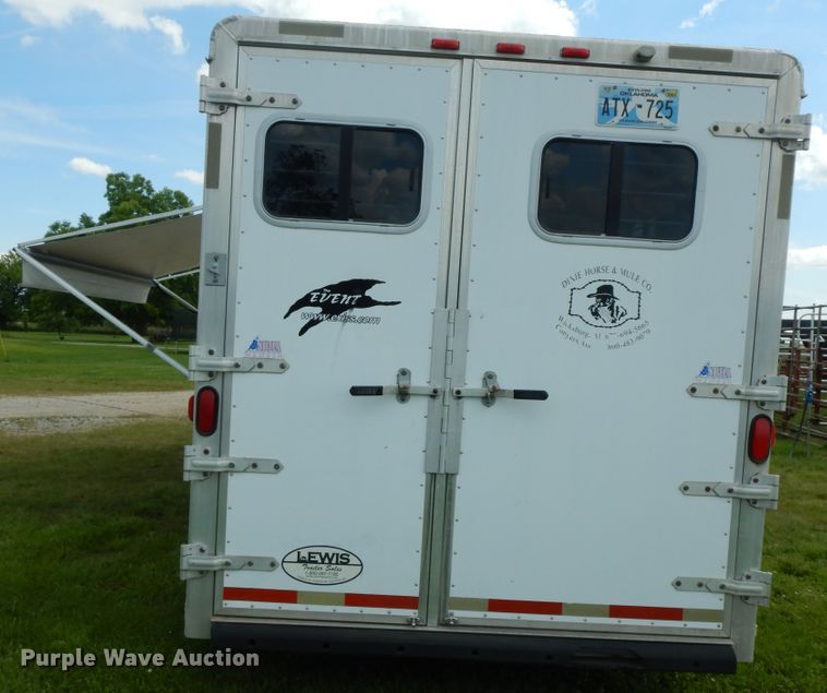 image for item HP9542 2003 Exiss XT3H  livestock trailer