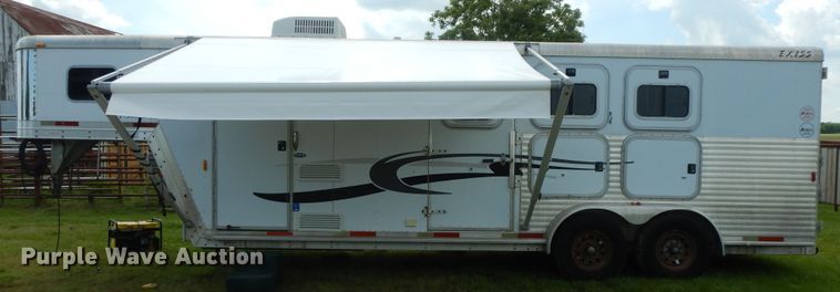 image for item HP9542 2003 Exiss XT3H  livestock trailer