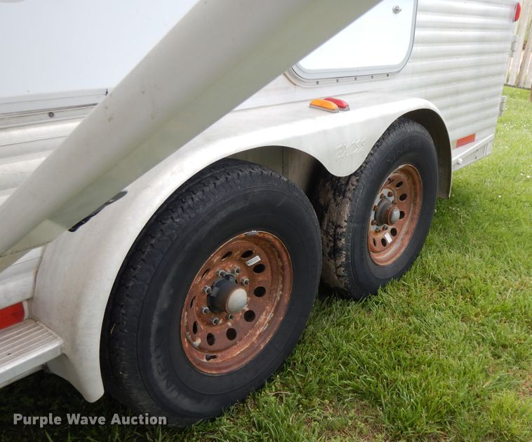 image for item HP9542 2003 Exiss XT3H  livestock trailer