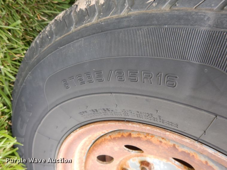 image for item HP9542 2003 Exiss XT3H  livestock trailer