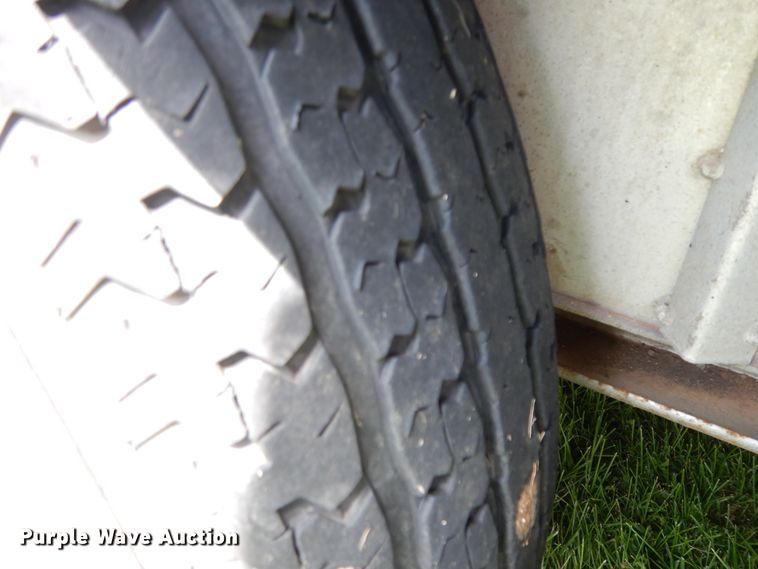 image for item HP9542 2003 Exiss XT3H  livestock trailer