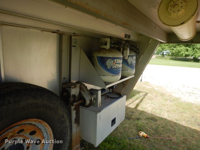 image for item HP9542 2003 Exiss XT3H  livestock trailer