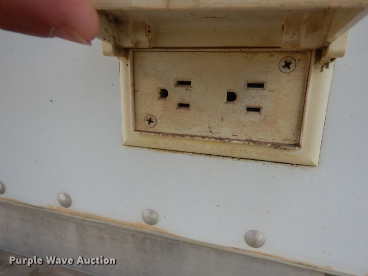 image for item HP9542 2003 Exiss XT3H  livestock trailer