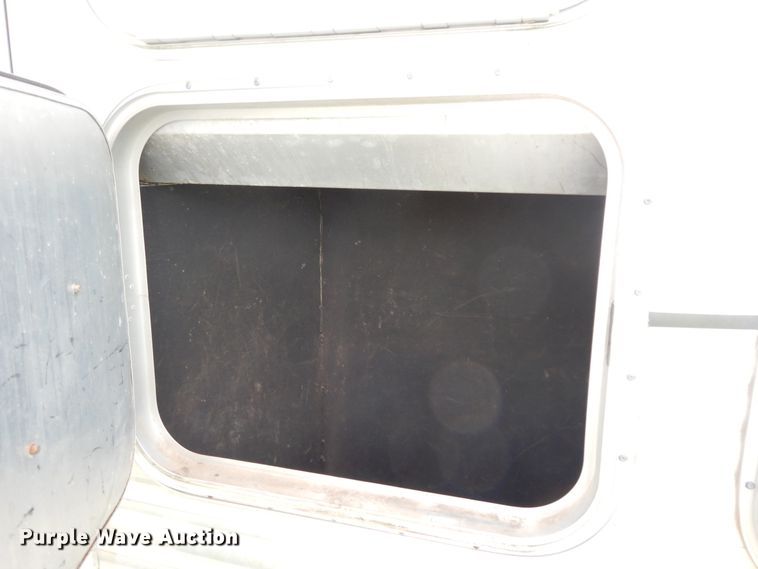 image for item HP9542 2003 Exiss XT3H  livestock trailer