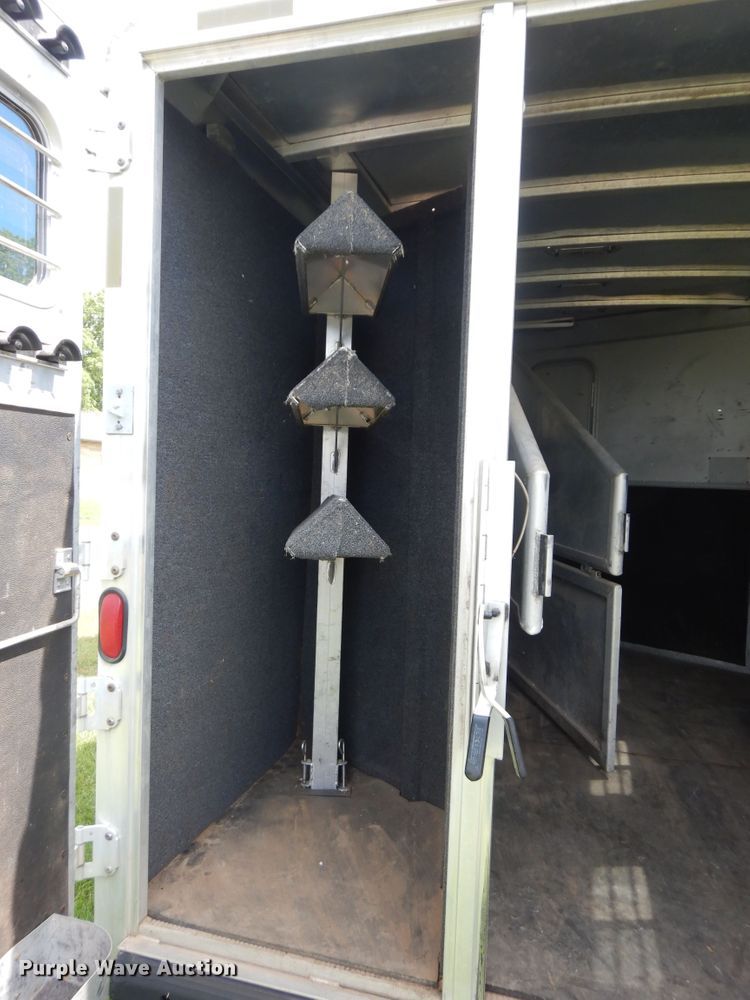 image for item HP9542 2003 Exiss XT3H  livestock trailer