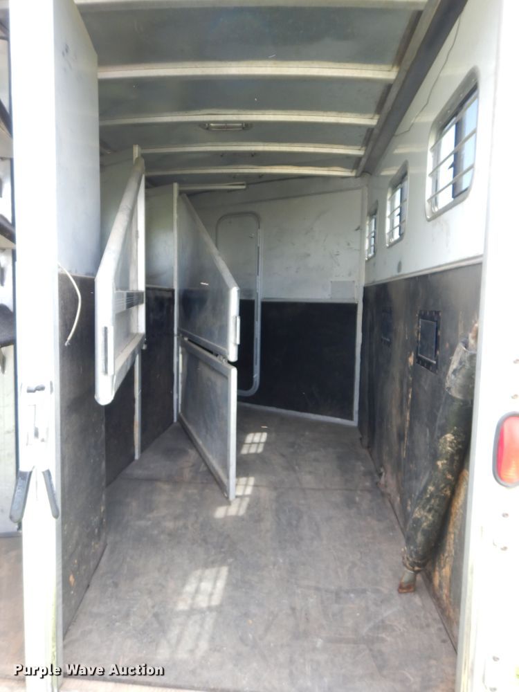 image for item HP9542 2003 Exiss XT3H  livestock trailer