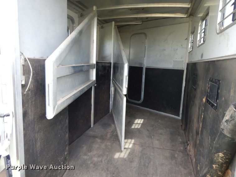 image for item HP9542 2003 Exiss XT3H  livestock trailer