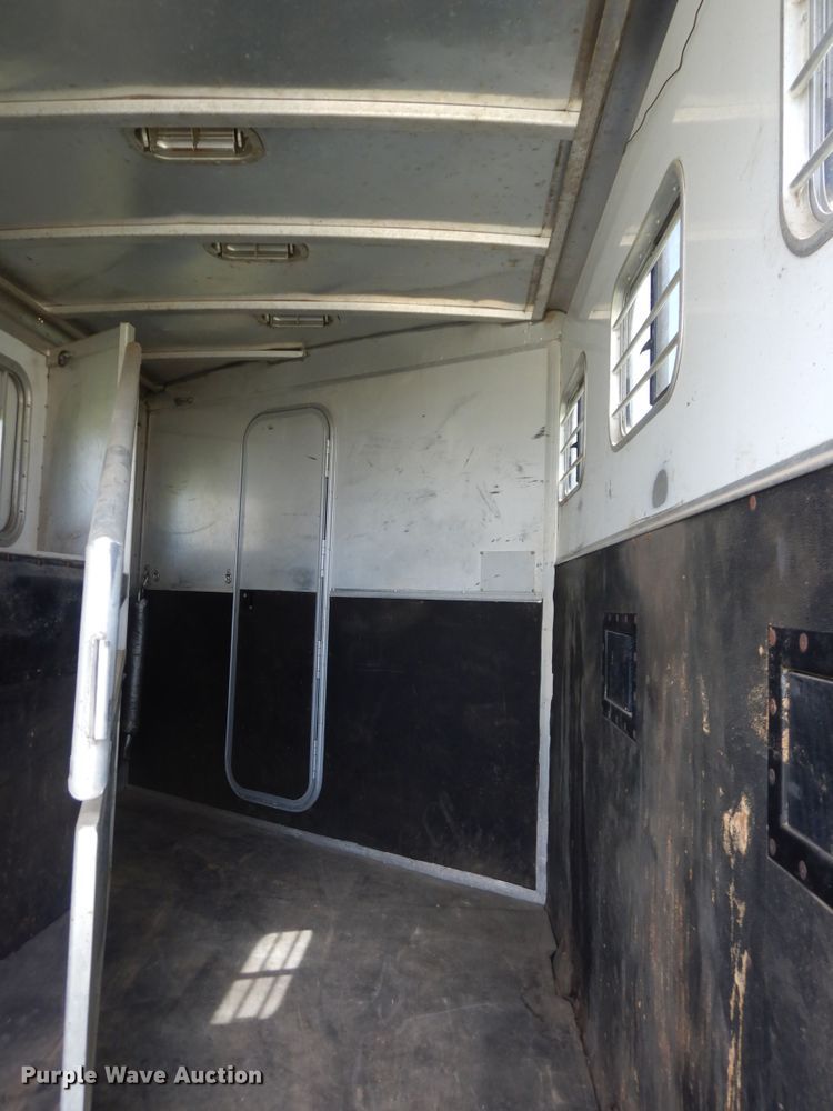 image for item HP9542 2003 Exiss XT3H  livestock trailer