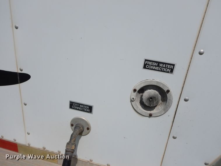 image for item HP9542 2003 Exiss XT3H  livestock trailer