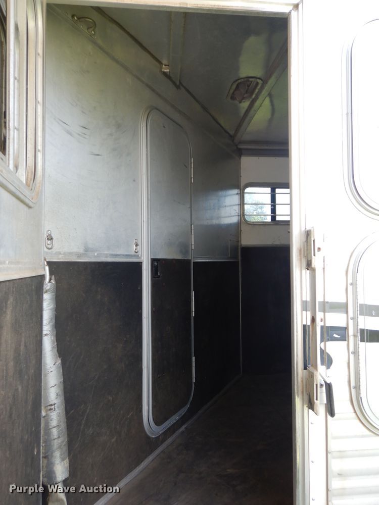 image for item HP9542 2003 Exiss XT3H  livestock trailer