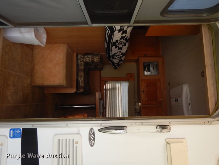 image for item HP9542 2003 Exiss XT3H  livestock trailer