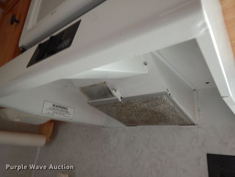 image for item HP9542 2003 Exiss XT3H  livestock trailer