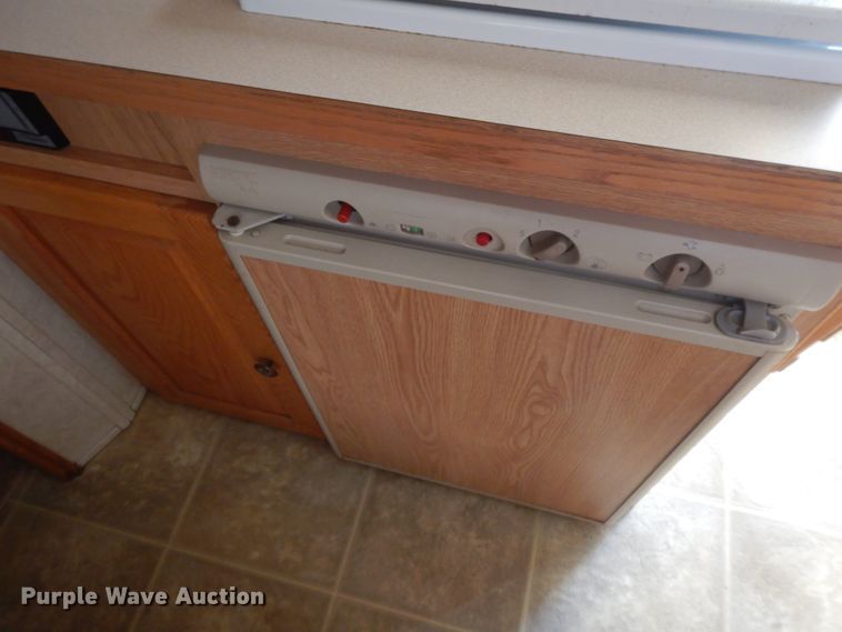 image for item HP9542 2003 Exiss XT3H  livestock trailer