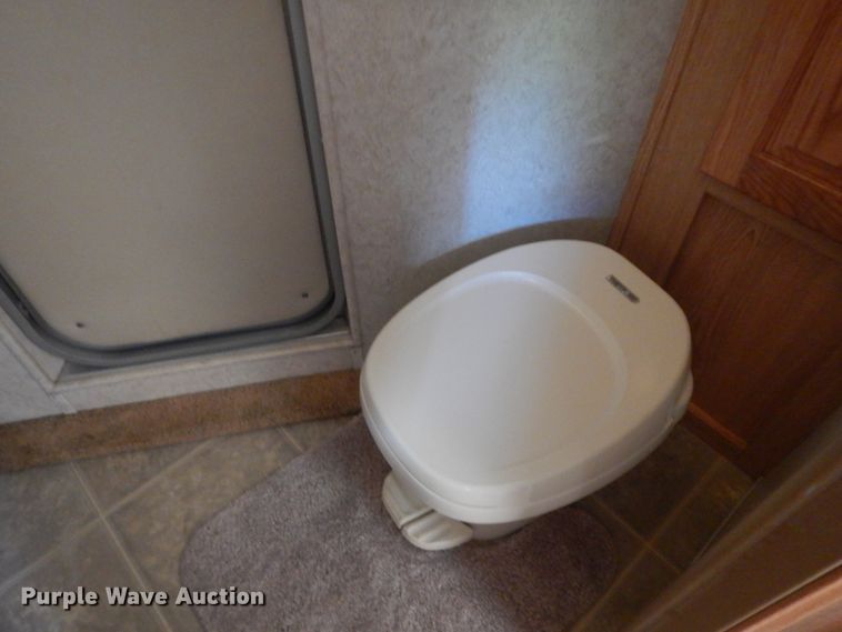 image for item HP9542 2003 Exiss XT3H  livestock trailer