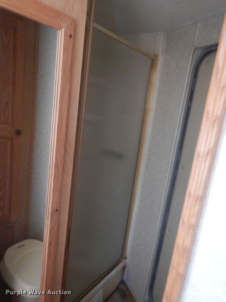 image for item HP9542 2003 Exiss XT3H  livestock trailer