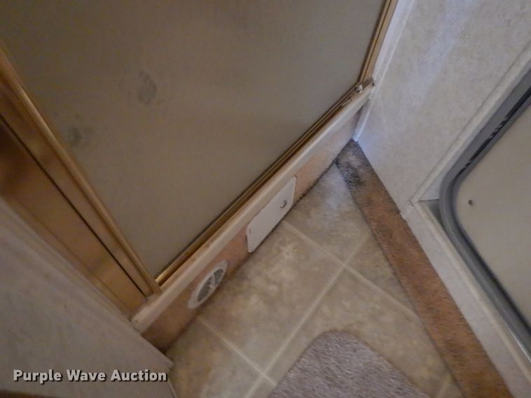 image for item HP9542 2003 Exiss XT3H  livestock trailer