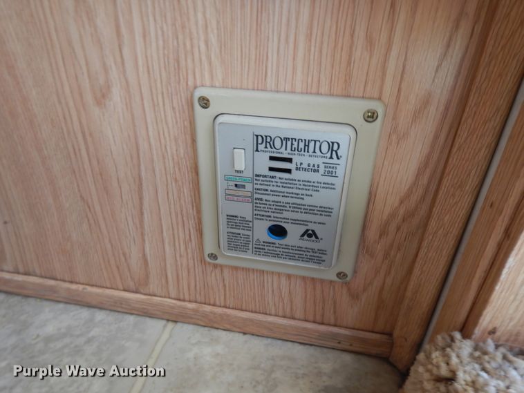 image for item HP9542 2003 Exiss XT3H  livestock trailer