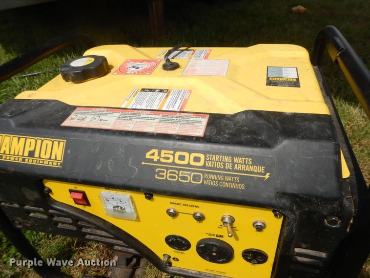 image for item HP9542 2003 Exiss XT3H  livestock trailer