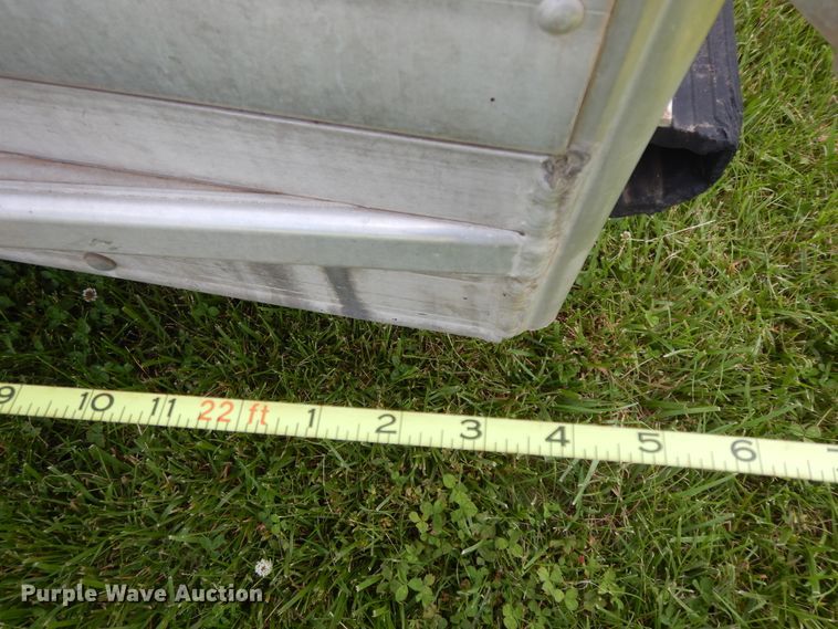 image for item HP9542 2003 Exiss XT3H  livestock trailer