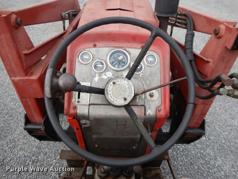 image for item HP9557 1973 Massey Ferguson 175  tractor