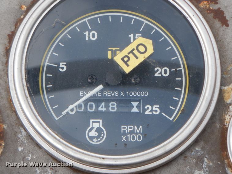 image for item HP9557 1973 Massey Ferguson 175  tractor