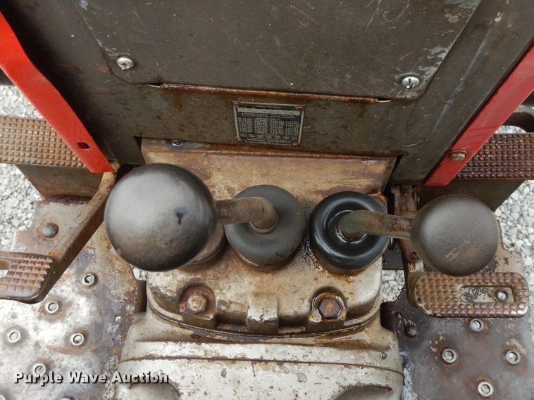 image for item HP9557 1973 Massey Ferguson 175  tractor