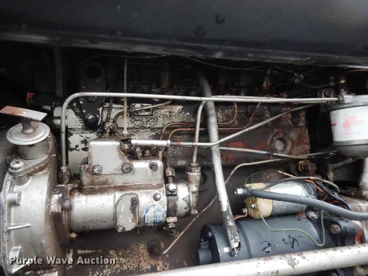 image for item HP9557 1973 Massey Ferguson 175  tractor