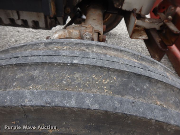 image for item HP9557 1973 Massey Ferguson 175  tractor