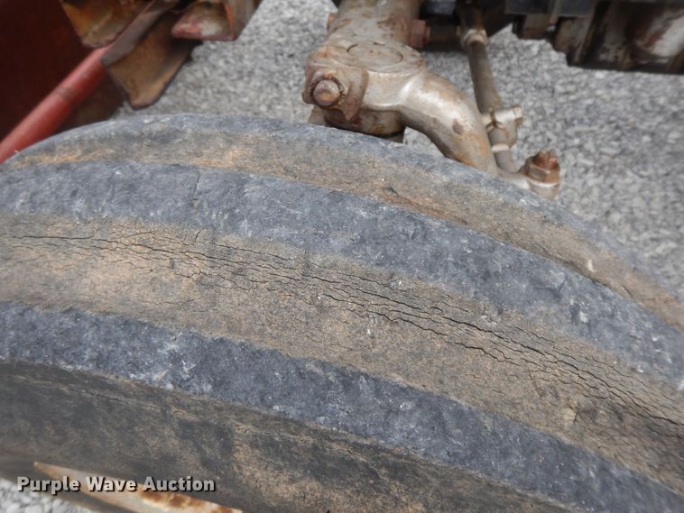 image for item HP9557 1973 Massey Ferguson 175  tractor