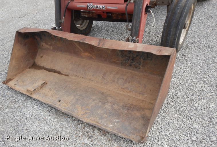 image for item HP9557 1973 Massey Ferguson 175  tractor