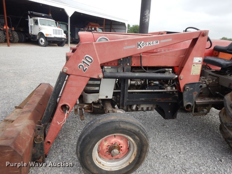 image for item HP9557 1973 Massey Ferguson 175  tractor
