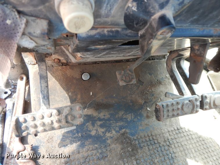 image for item HP9582 1983 John Deere 4650  MFWD tractor