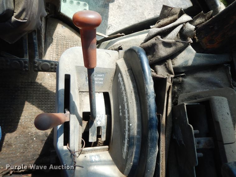 image for item HP9582 1983 John Deere 4650  MFWD tractor