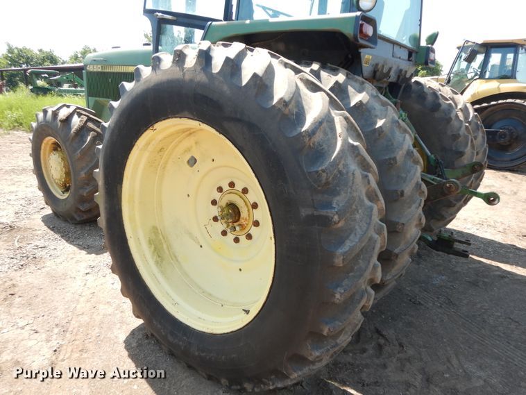 image for item HP9582 1983 John Deere 4650  MFWD tractor