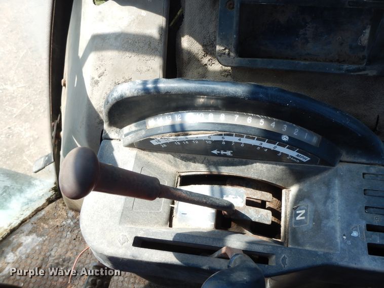 image for item HP9584 1989 John Deere 4955  MFWD tractor