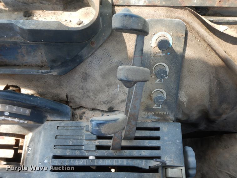 image for item HP9584 1989 John Deere 4955  MFWD tractor