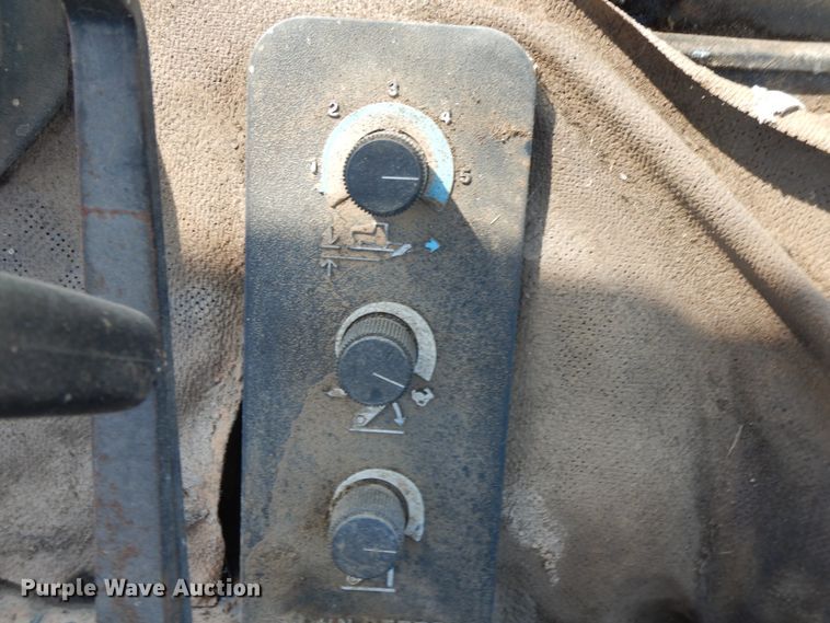 image for item HP9584 1989 John Deere 4955  MFWD tractor