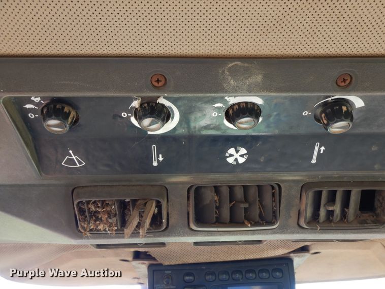 image for item HP9584 1989 John Deere 4955  MFWD tractor