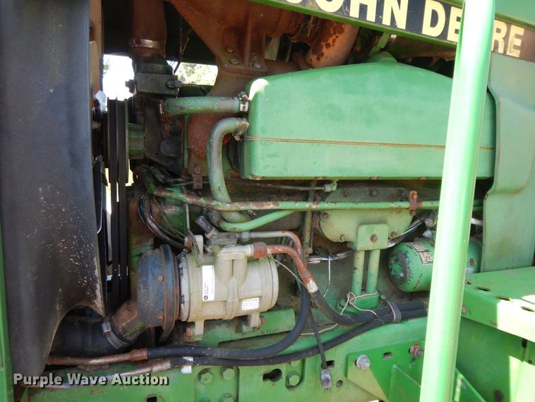 image for item HP9584 1989 John Deere 4955  MFWD tractor
